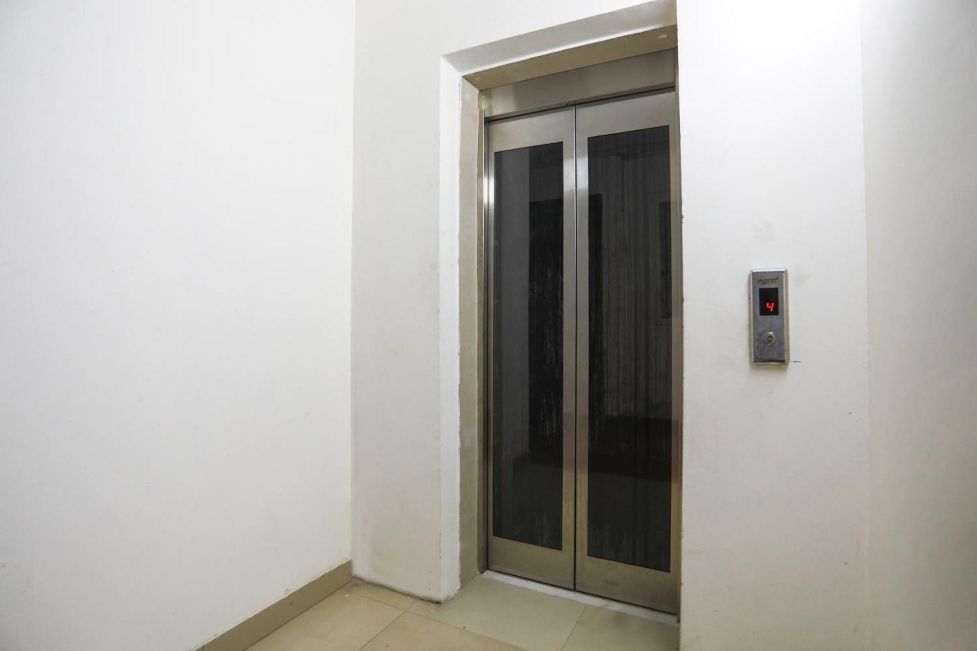 Hotel O Jsb Hotel Faridabad Bagian luar foto