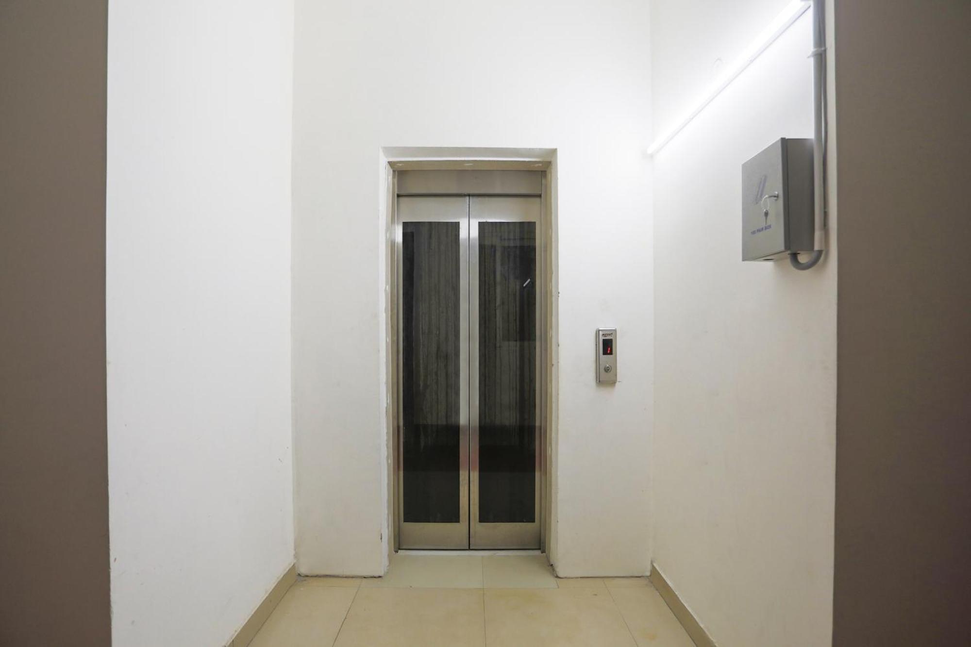 Hotel O Jsb Hotel Faridabad Bagian luar foto